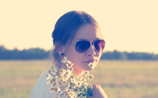 sunglasses-love-woman-flowers